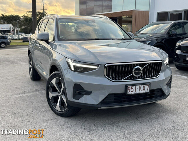 2023 VOLVO XC40 ULTIMATE B4 BRIGHT XZ 