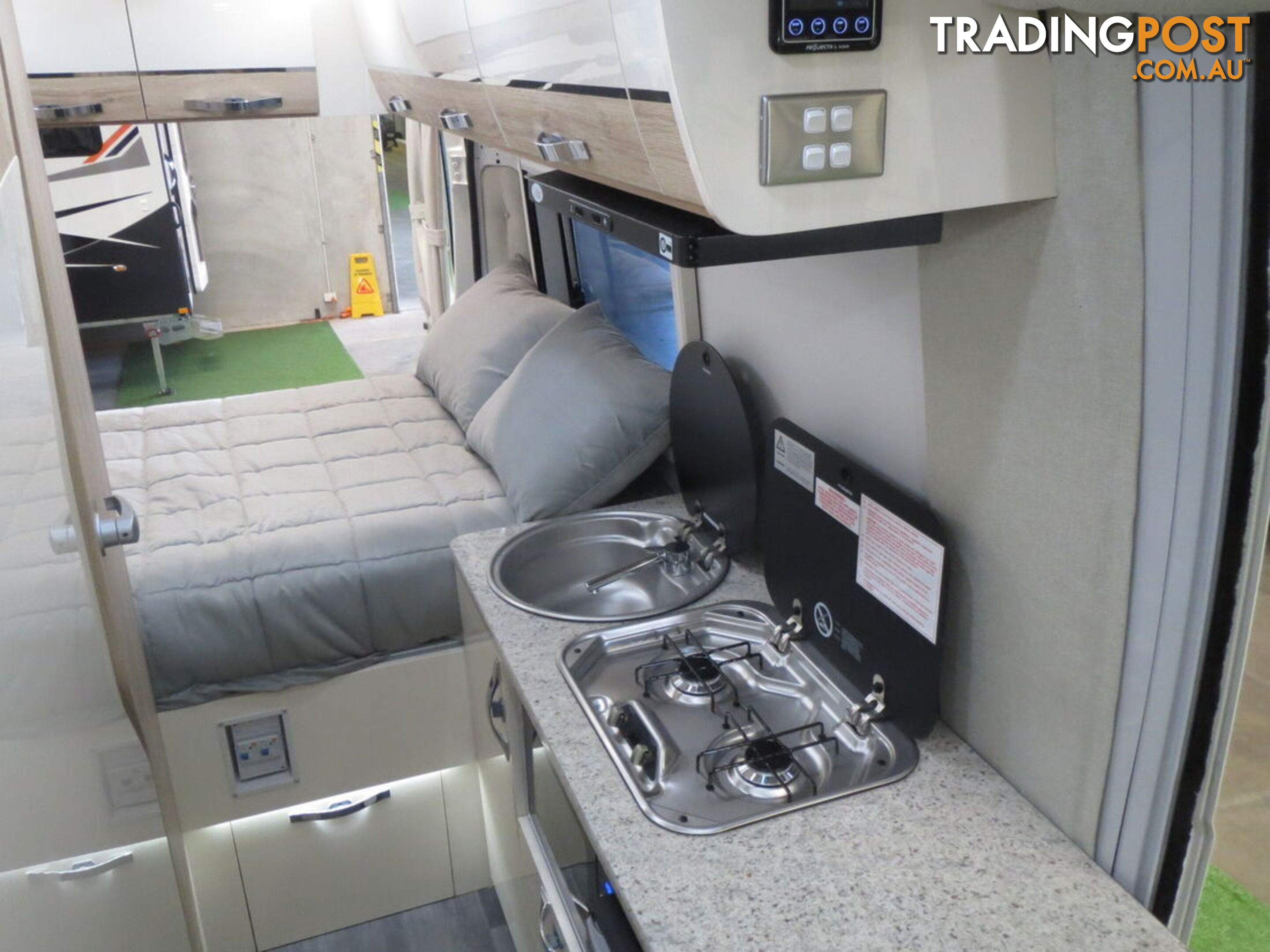 2025 AVAN APPLAUSE 500 MOTORHOME ENSUITE