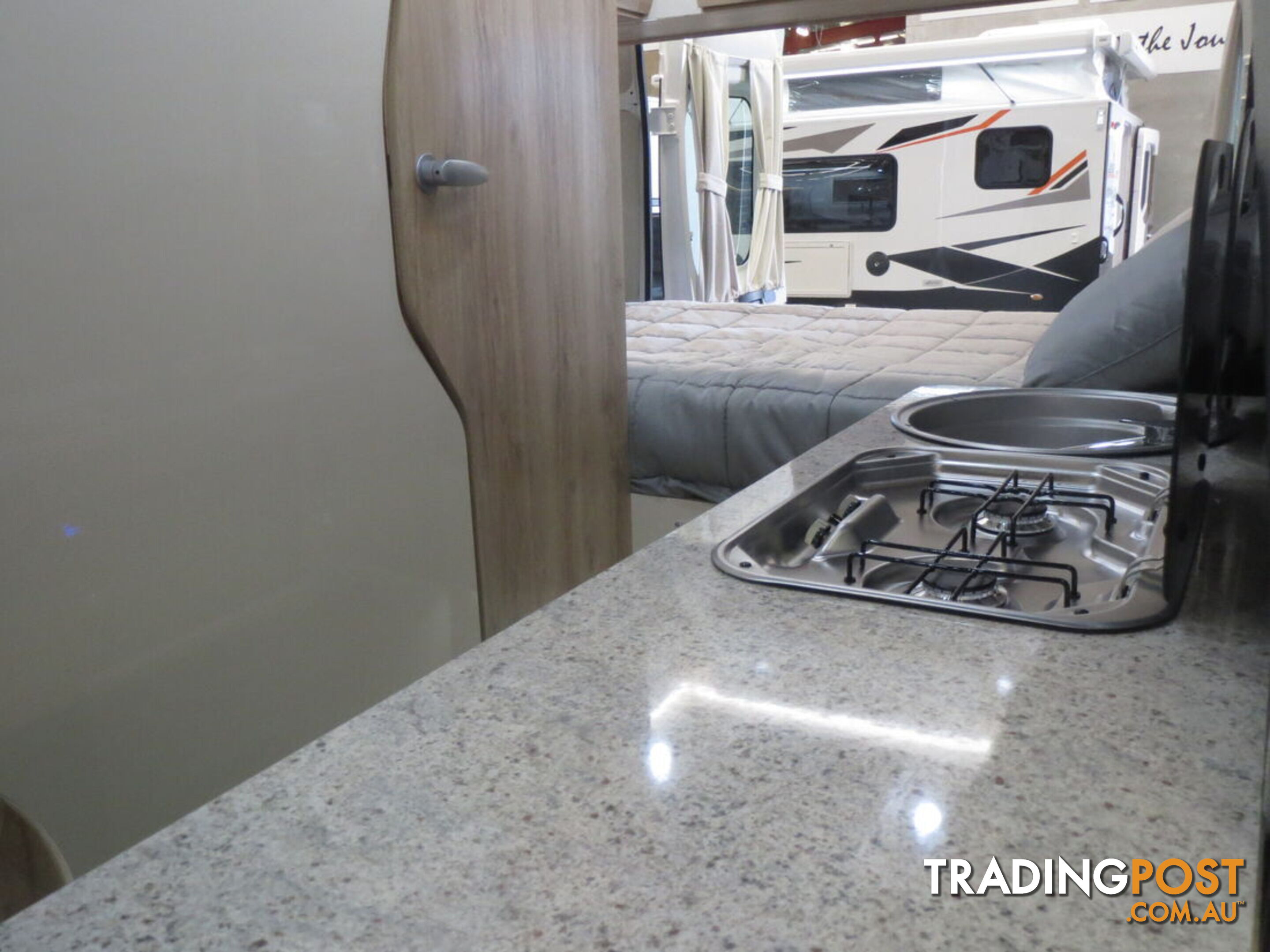 2025 AVAN APPLAUSE 500 MOTORHOME ENSUITE