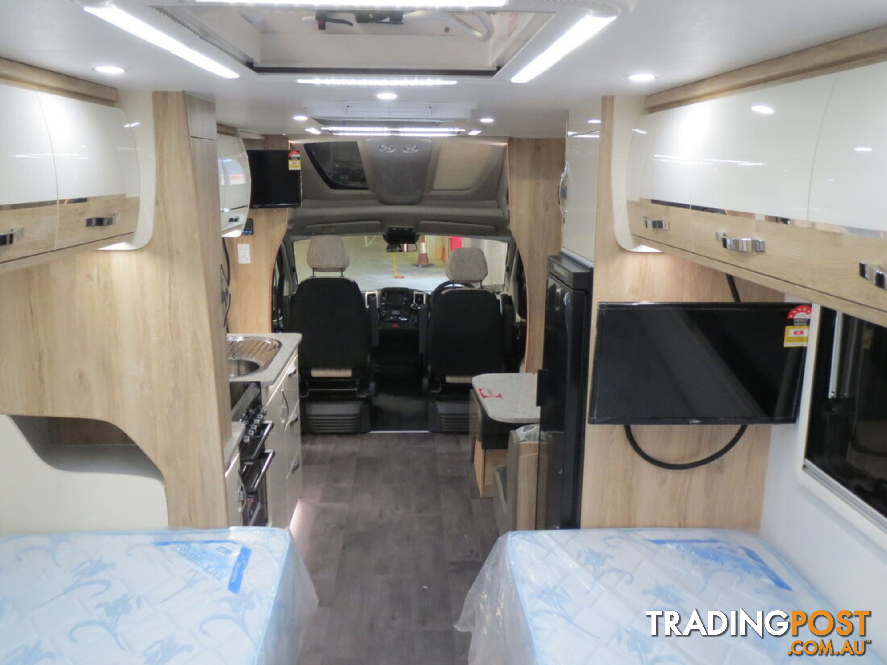 2025 AVAN OVATION M10 LUXURY MOTORHOME