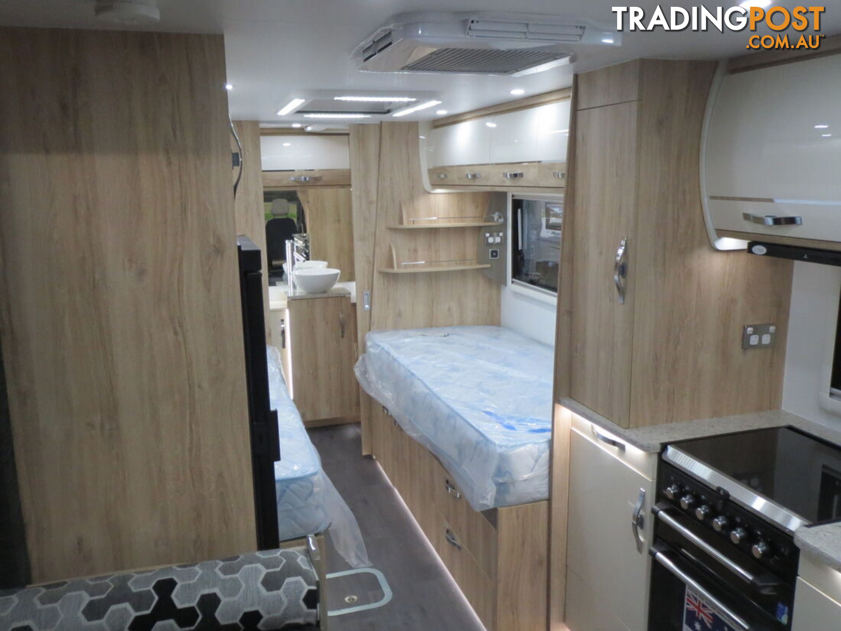 2025 AVAN OVATION M10 LUXURY MOTORHOME