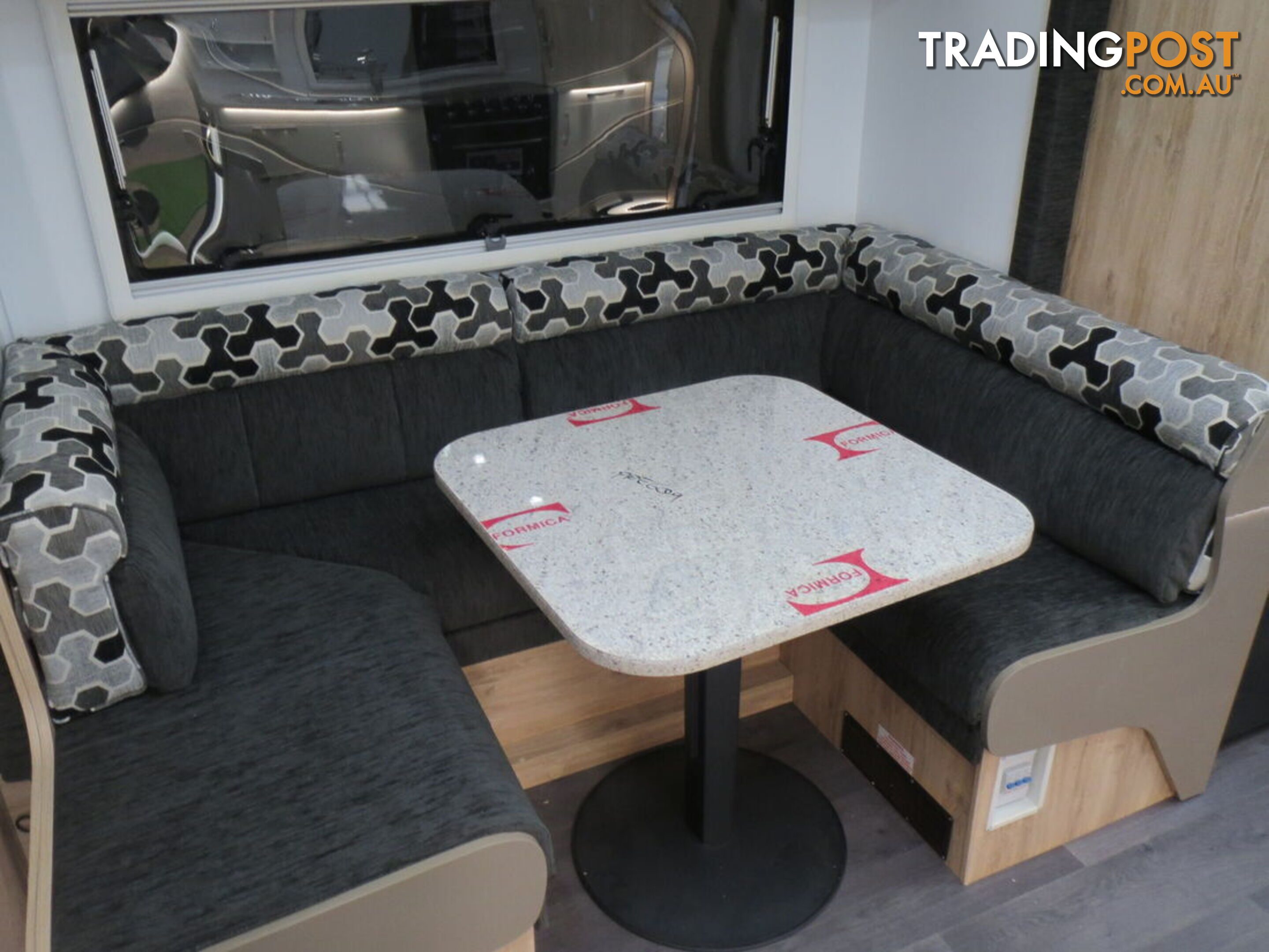 2025 AVAN OVATION M10 LUXURY MOTORHOME