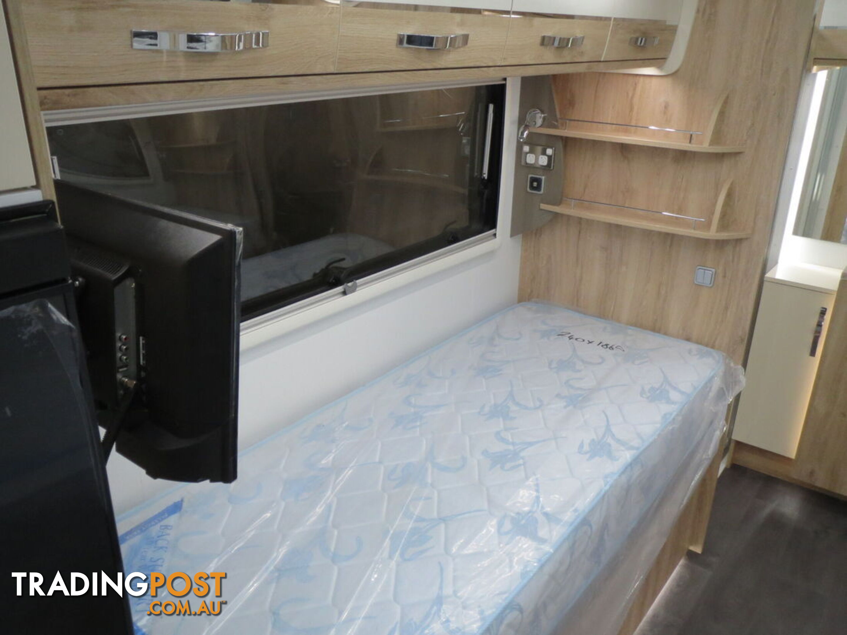 2025 AVAN OVATION M10 LUXURY MOTORHOME