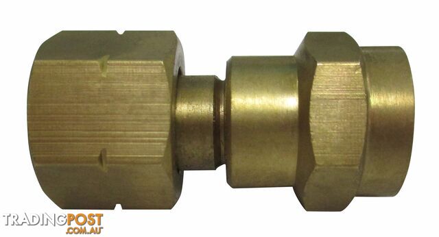 Gasmate Converts A 3/8" BSP Outlet to A Primus Type Cylinder Outlet
