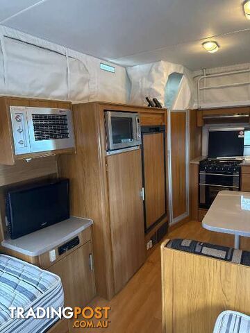 2010 JAYCO STERLING CARAVAN - photo 3 of 5