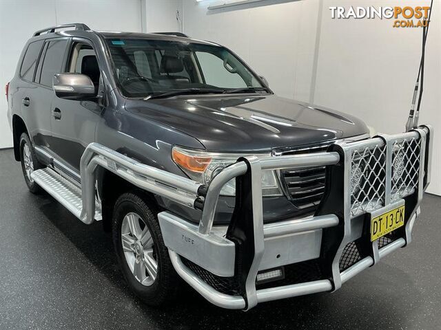 2013 TOYOTA LANDCRUISER SAHARA (4X4) VDJ200R 4D WAGON