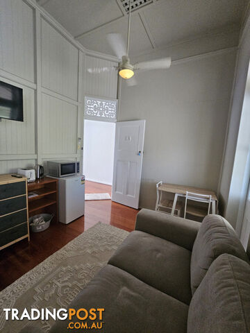 13 7 Warren Street Ingham QLD 4850 - photo 5 of 15