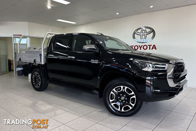 2020 TOYOTA HILUX SR5  DOUBLE CAB CHASSIS