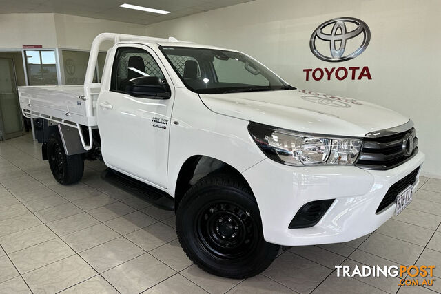 2023 TOYOTA HILUX SR  CAB CHASSIS