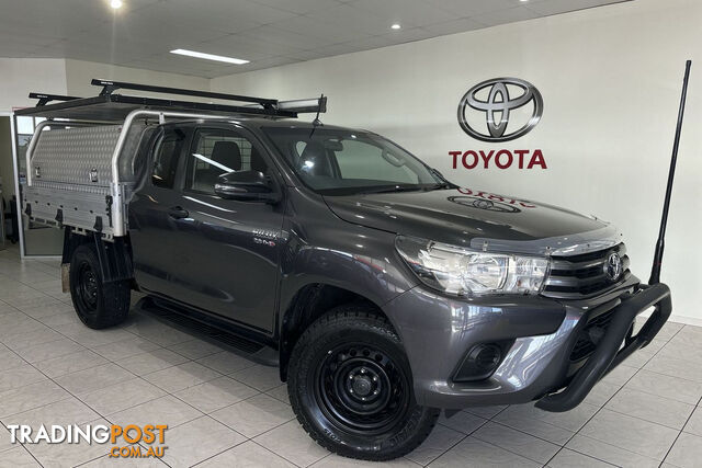 2018 TOYOTA HILUX 4X4 SR 2.8L T EXTRA  CAB CHASSIS