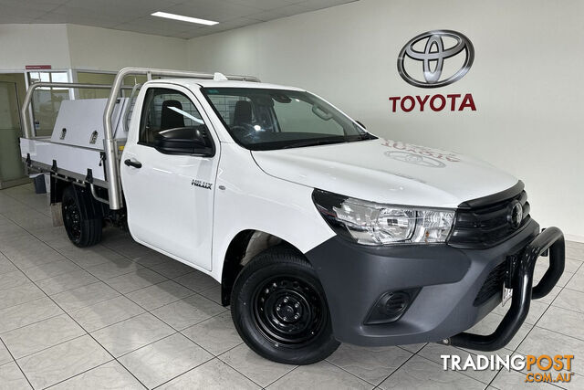 2022 TOYOTA HILUX 4X2 WORKMATE 2.7L  CAB CHASSIS