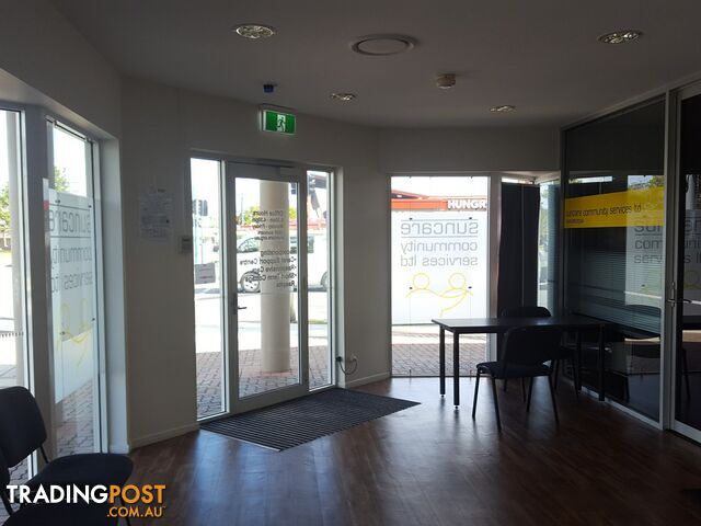 Unit 2/102 Denham Street ROCKHAMPTON CITY QLD 4700