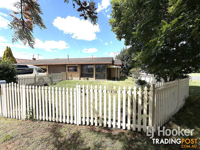 2/82 Lawrence Street INVERELL NSW 2360