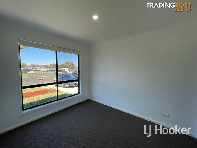 6A Parkland Close INVERELL NSW 2360 - photo 3 of 7