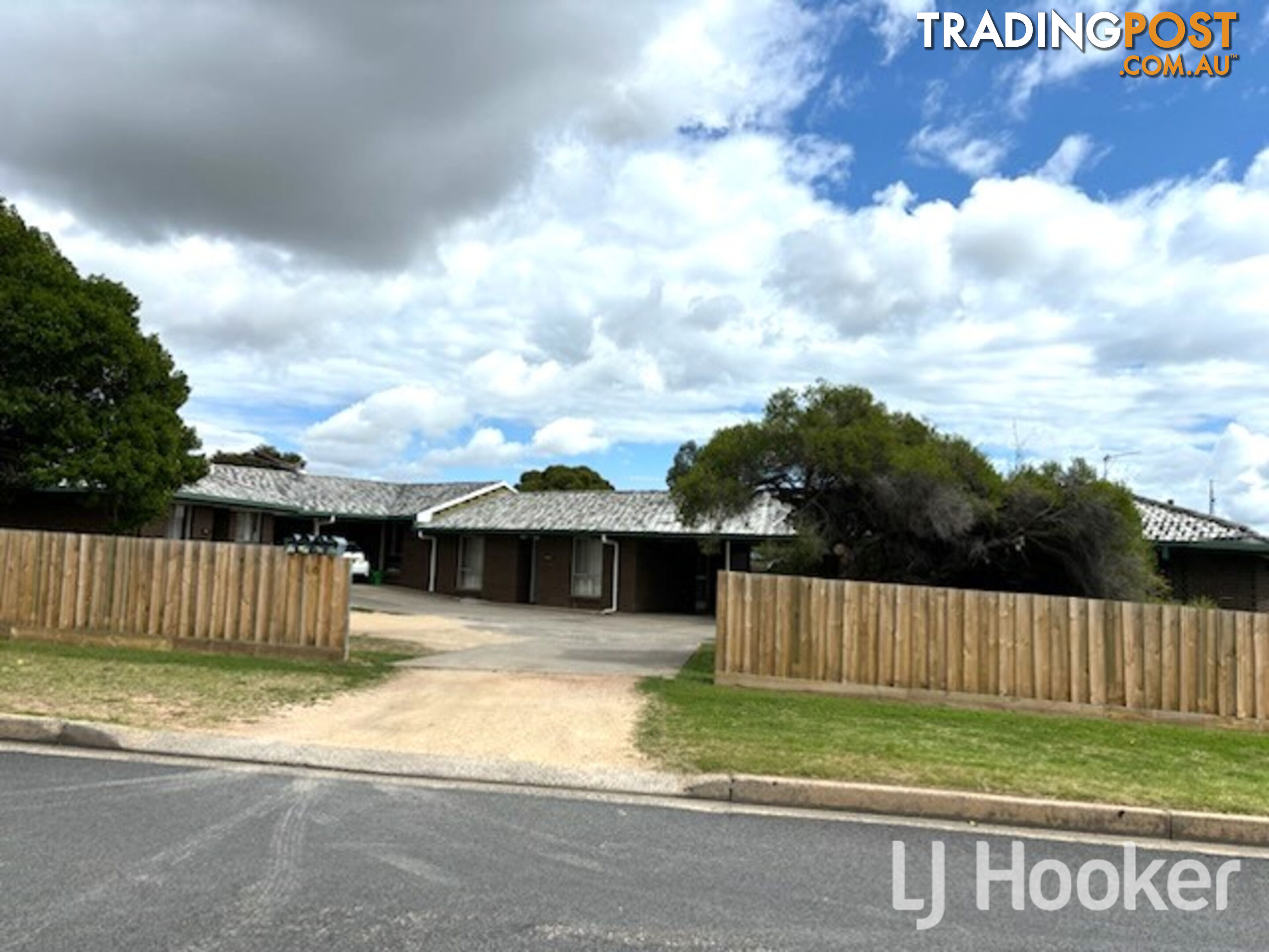 2/10 Herbert Street INVERELL NSW 2360