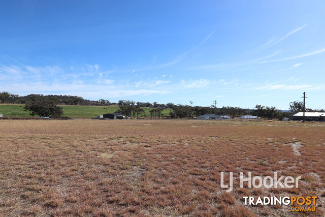 11 Daley Close INVERELL NSW 2360 - photo 2 of 7