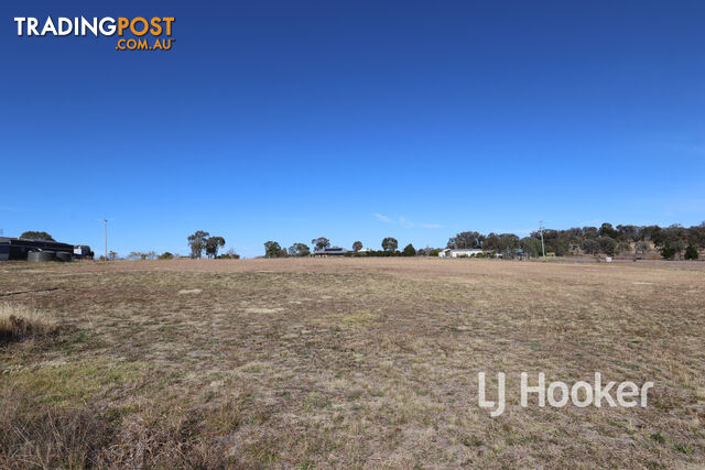11 Daley Close INVERELL NSW 2360 - photo 3 of 7