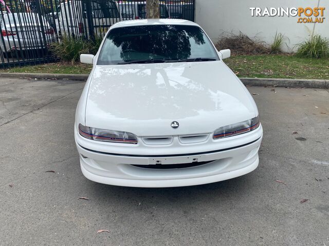 1993 Holden Commodore VR Executive Sedan 4dr Auto 4sp 5.0i [Jul]  Sedan - photo 3 of 17
