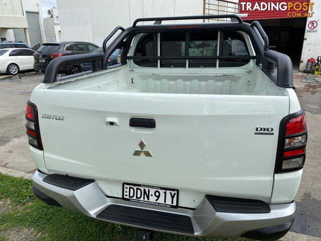 2016 Mitsubishi Triton MQ MY16 GLX Utility Double Cab 4dr Man 6sp 4x4 970kg 2.4DT  Utility