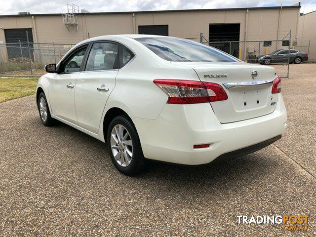 2013 Nissan Pulsar ST B17 Sedan - photo 5 of 11