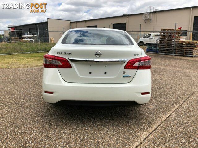 2013 Nissan Pulsar ST B17 Sedan - photo 4 of 11