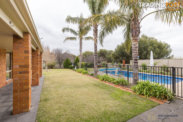 27 MacKenzie Court HORSHAM VIC 3400