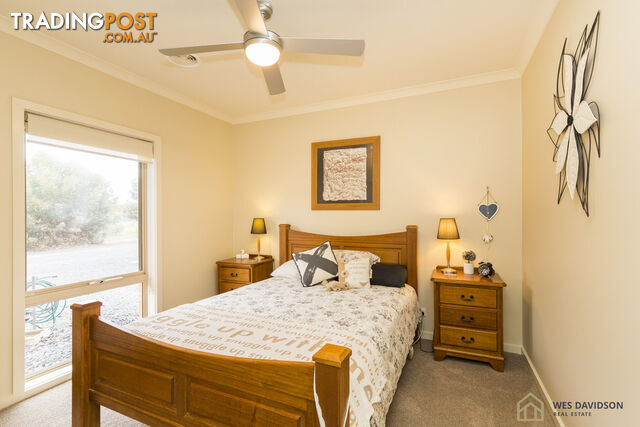 27 MacKenzie Court HORSHAM VIC 3400