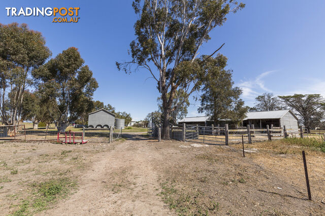 205 Heards Road RIVERSIDE VIC 3401