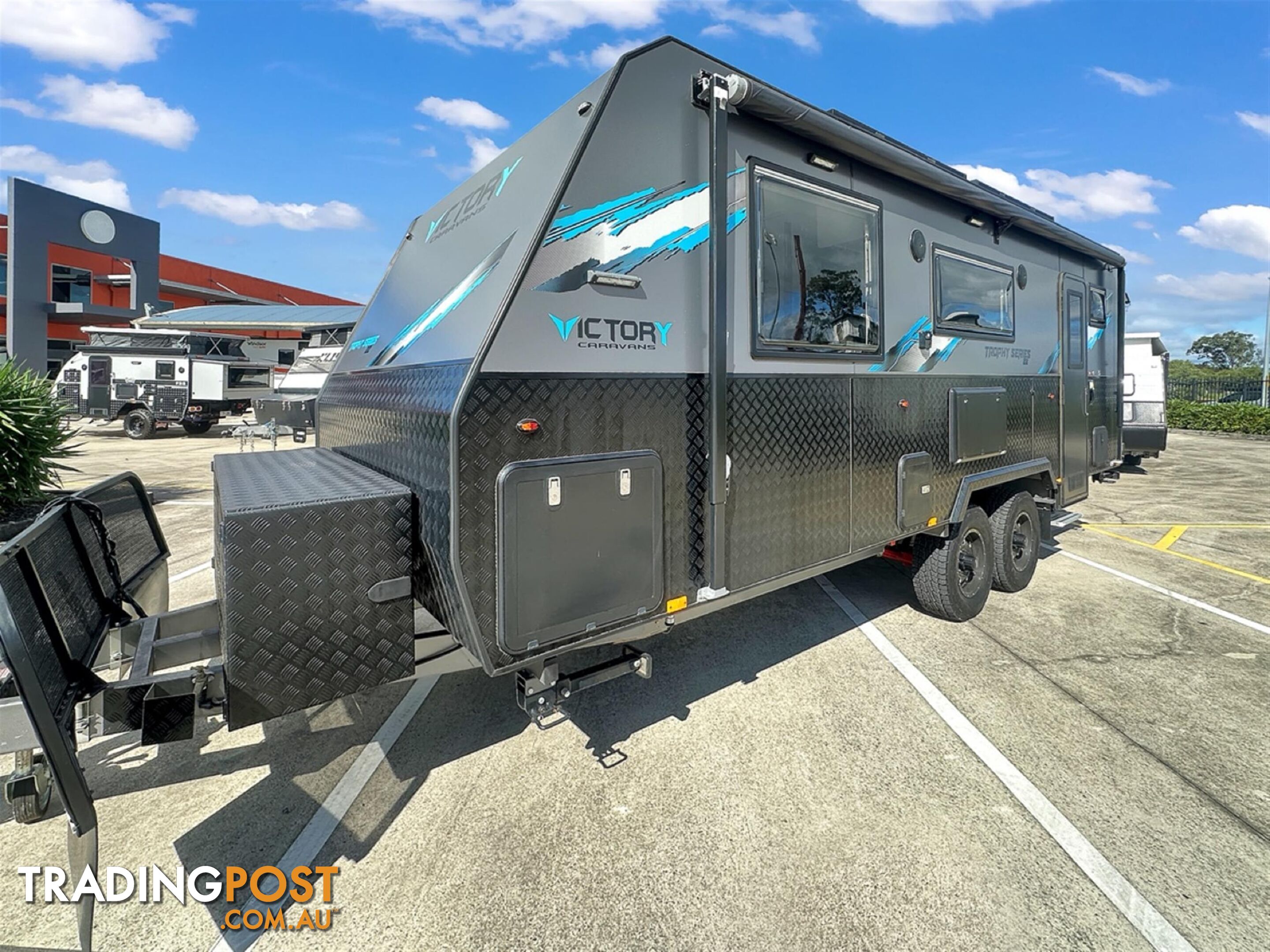2024 VICTORY CARAVANS TROPHY CARAVAN 22' SIDE CLUB