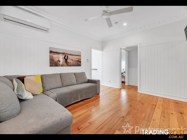 95 Stafford Street SILKSTONE QLD 4304 - photo 4 of 23