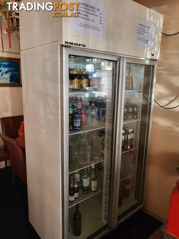 Double door commercial drink fridge