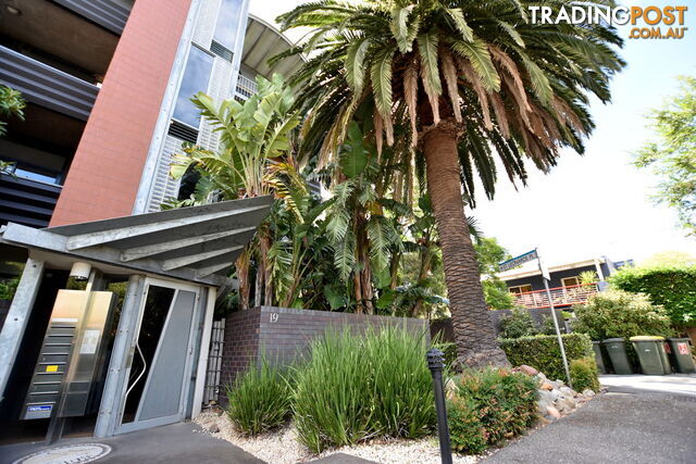 6/19 St Leonards Avenue ST KILDA VIC 3182