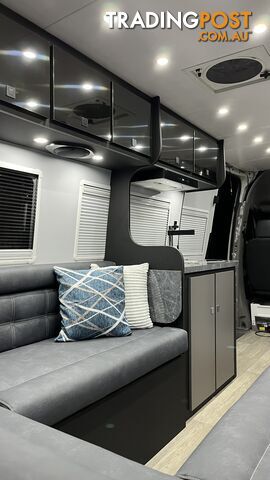 Campervans â Mobile Homes - photo 3 of 11