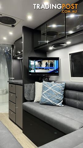 Campervans â Mobile Homes - photo 4 of 11