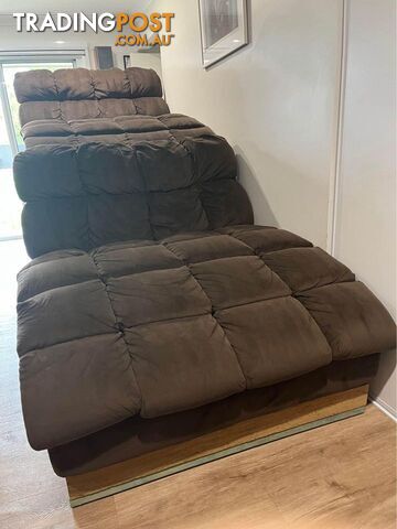 2 x Hustler Chaise lounges