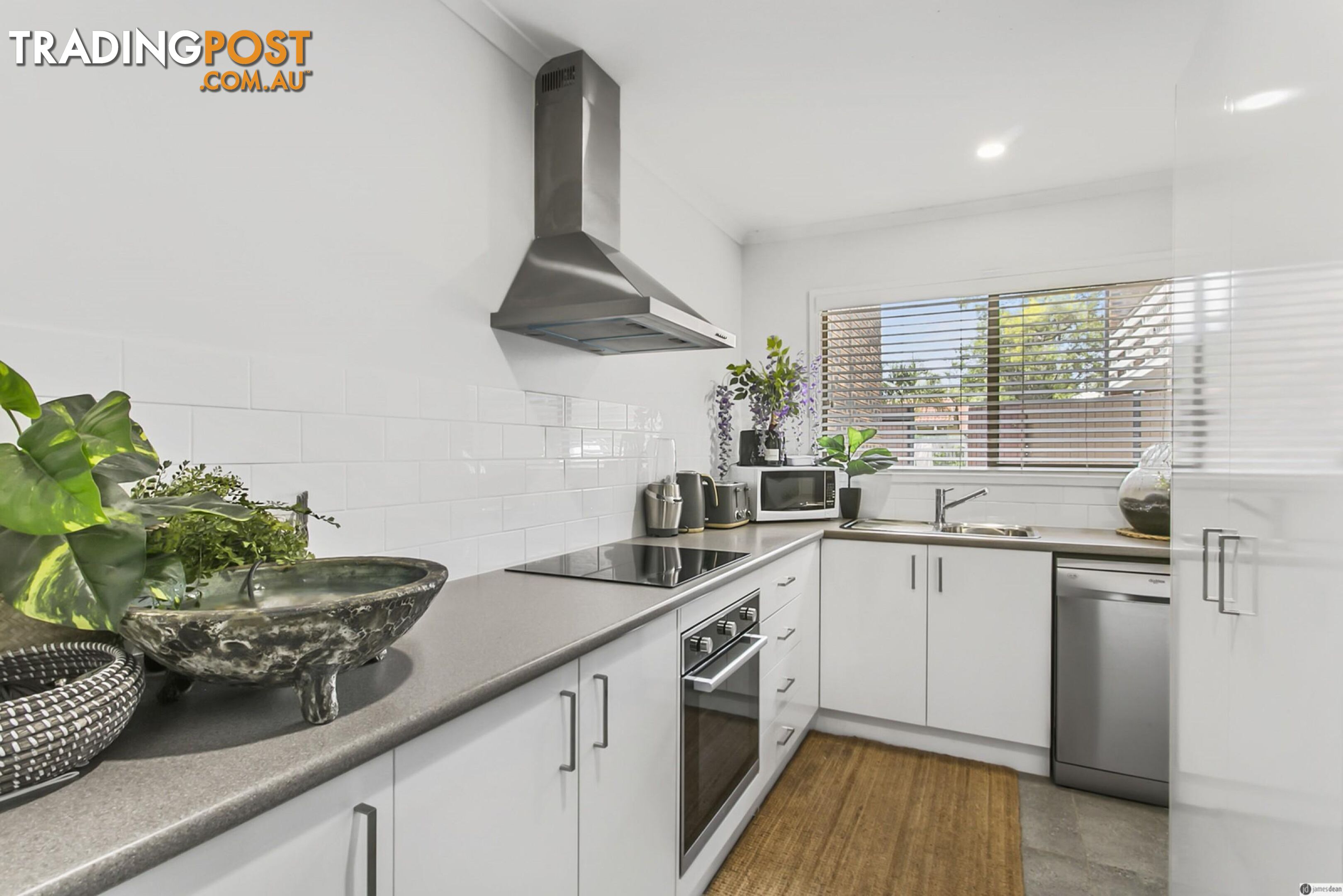 4 160 Pine Street Wynnum qld 4178