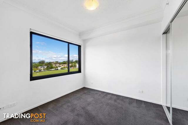 404 372 Marine Parade LABRADOR QLD 4215 - photo 5 of 35
