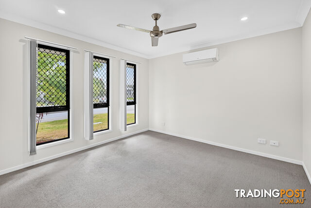 9 Village Boulevard PIMPAMA QLD 4209 - photo 3 of 33