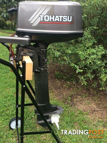 TOHATSU 5HP TWO STROKE LIGHT WEIGHT OUTBOARD MOTOR