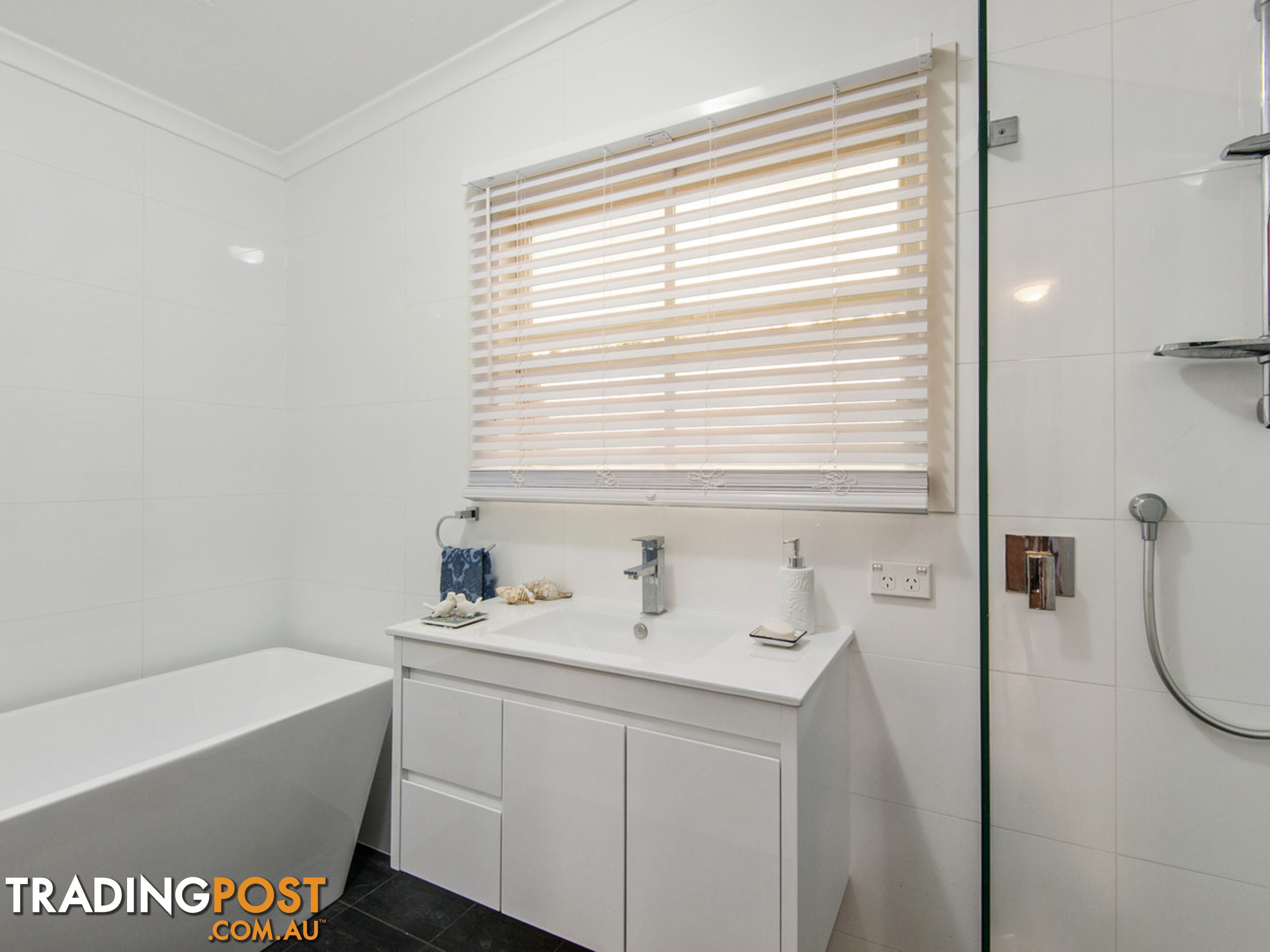 17 Suncrest Avenue NEWPORT NSW 2106