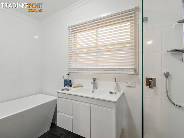 17 Suncrest Avenue NEWPORT NSW 2106