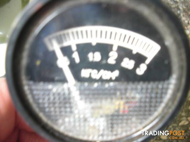 VINTAGE CCCP SOVIET MADE TYPE PRESSURE GUAGE - photo 3 of 6