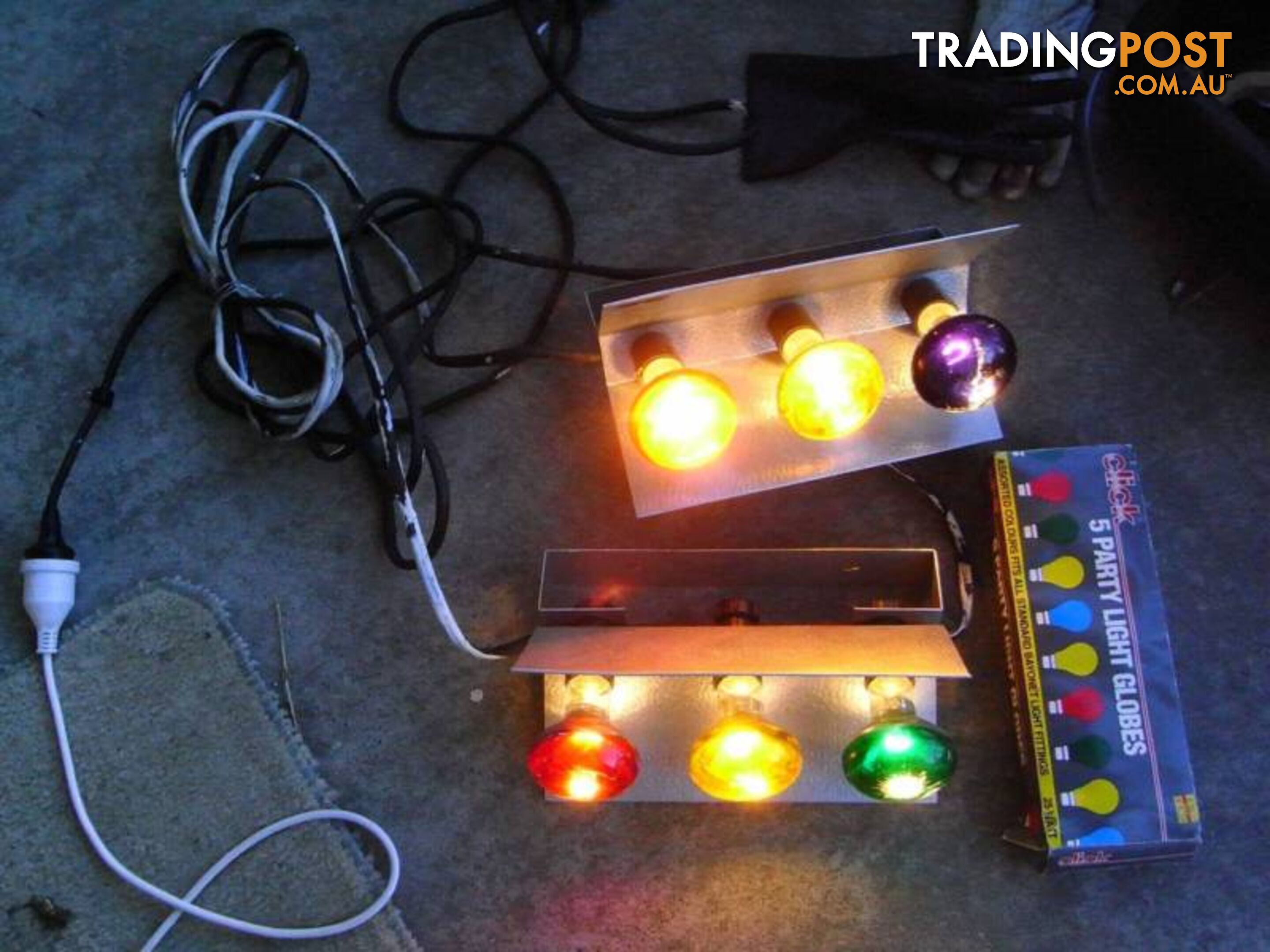 240v ARLEC 2 BANKS OF COLOUED LIGHTS AND REFLECTORS