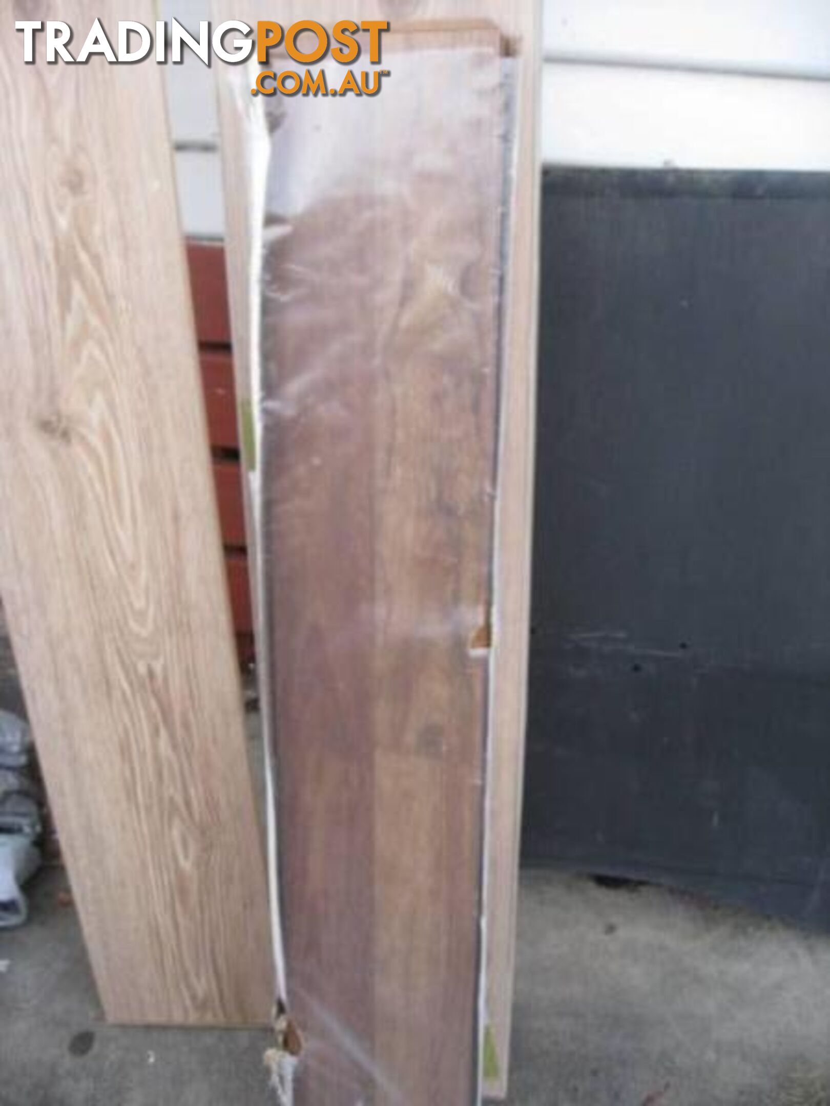 3 .5 PACKETS OF LAMINATE FLOORING MADE IN GERMANY