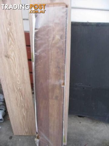 3 .5 PACKETS OF LAMINATE FLOORING MADE IN GERMANY