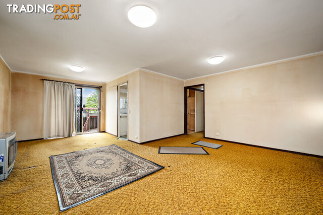 93 Canopus Crescent GIRALANG ACT 2617 - photo 5 of 12