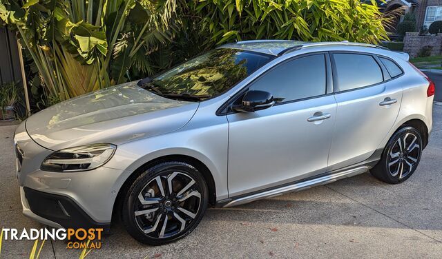 2017 Volvo V40 M SERIES MY17 T5LUXURYCROSSCOUNTRY Hatchback Automatic