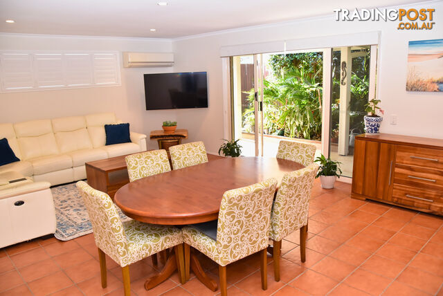 2 15 Radiata Drive MAROOCHYDORE QLD 4558