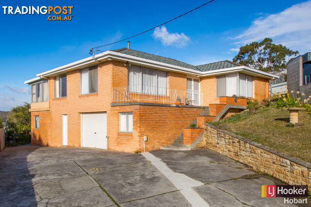 12 Danval Place WEST HOBART TAS 7000