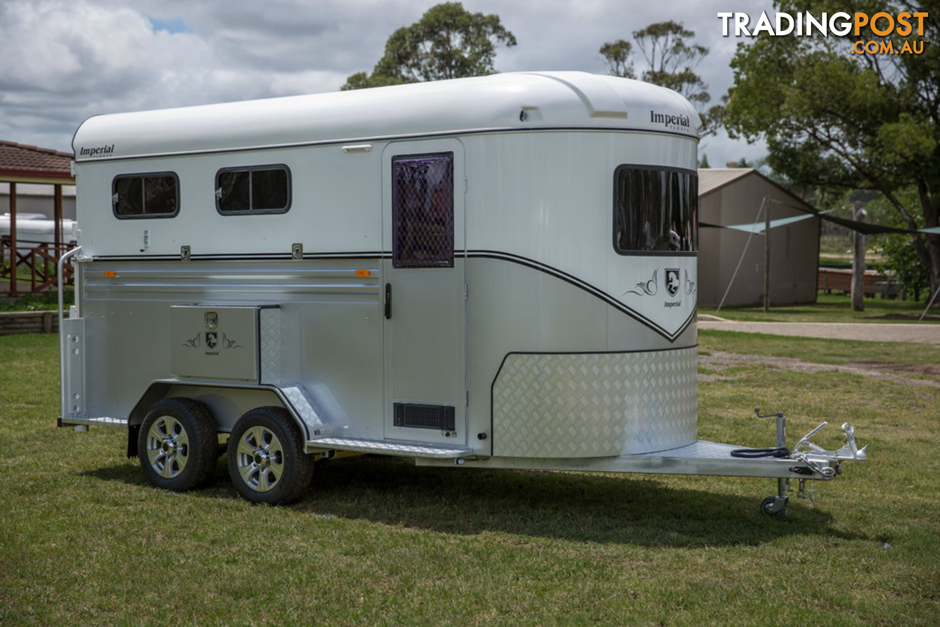 Imperial 2 Horse Angle Load Classic Camper